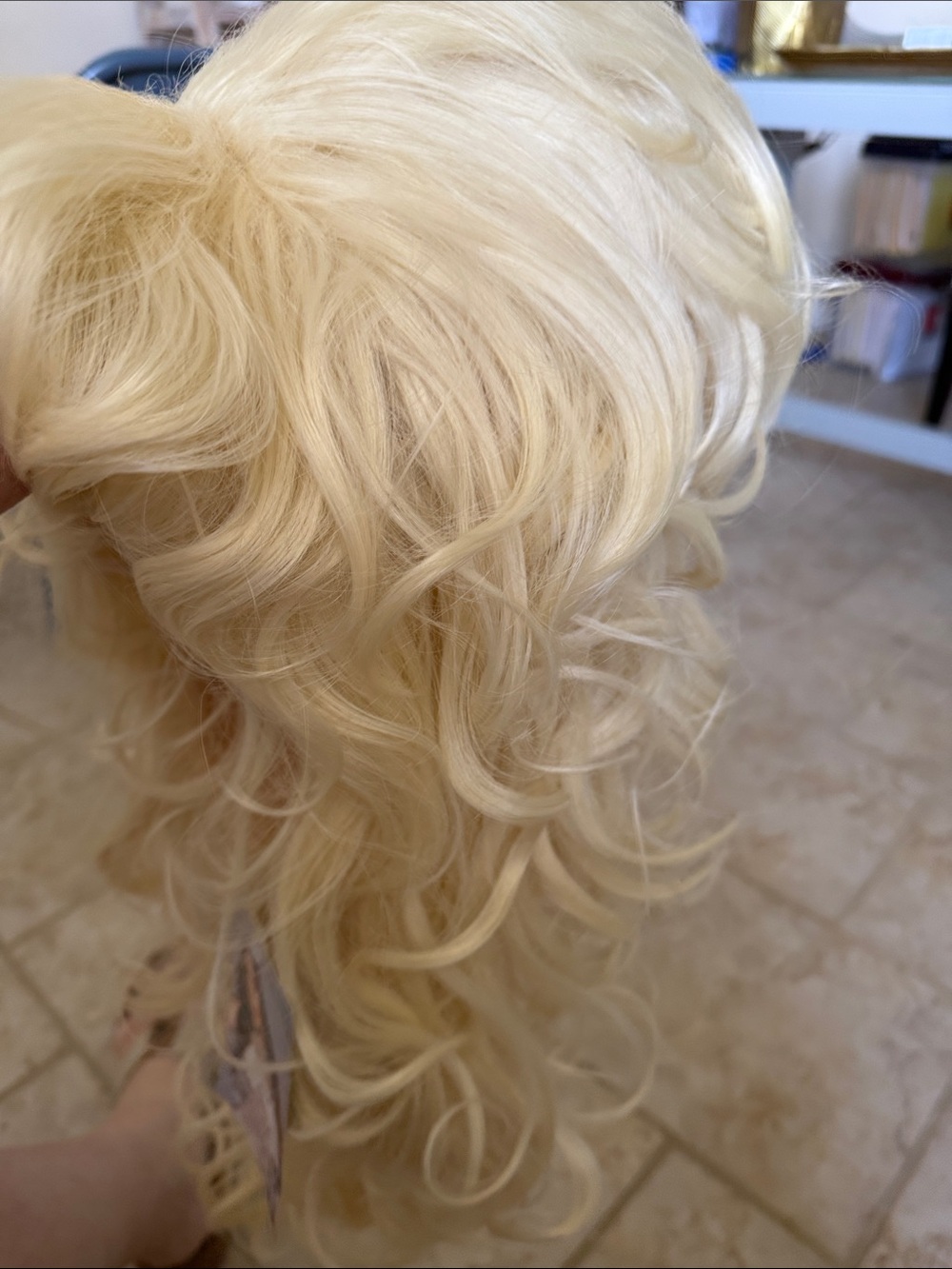Light Blonde Curly Synthetic Wig - Elegant All-Day Volume